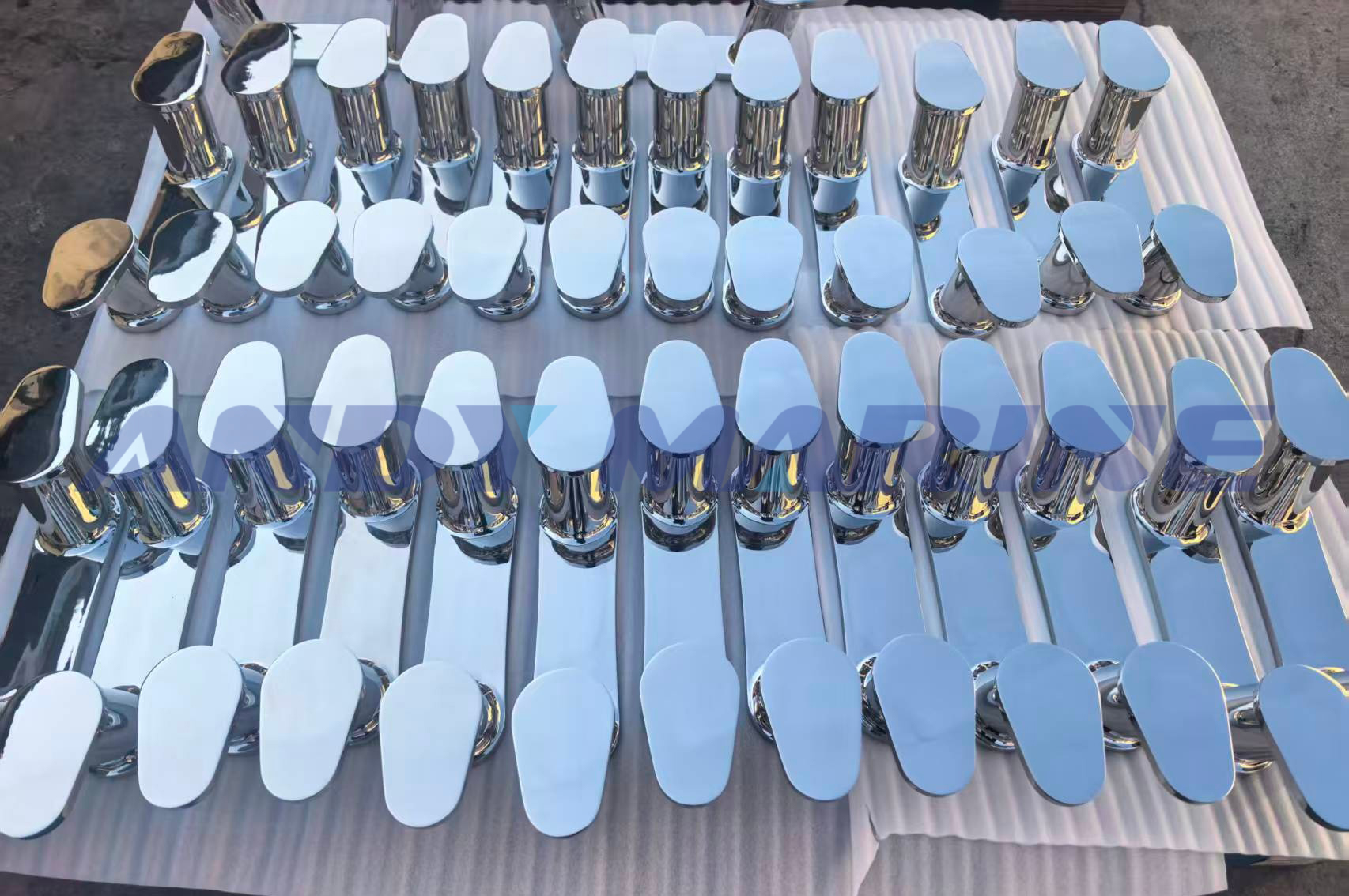 Andy Marine sikeresen szállítja a nagy teljesítményű 316-os rozsdamentes acél oszlopot